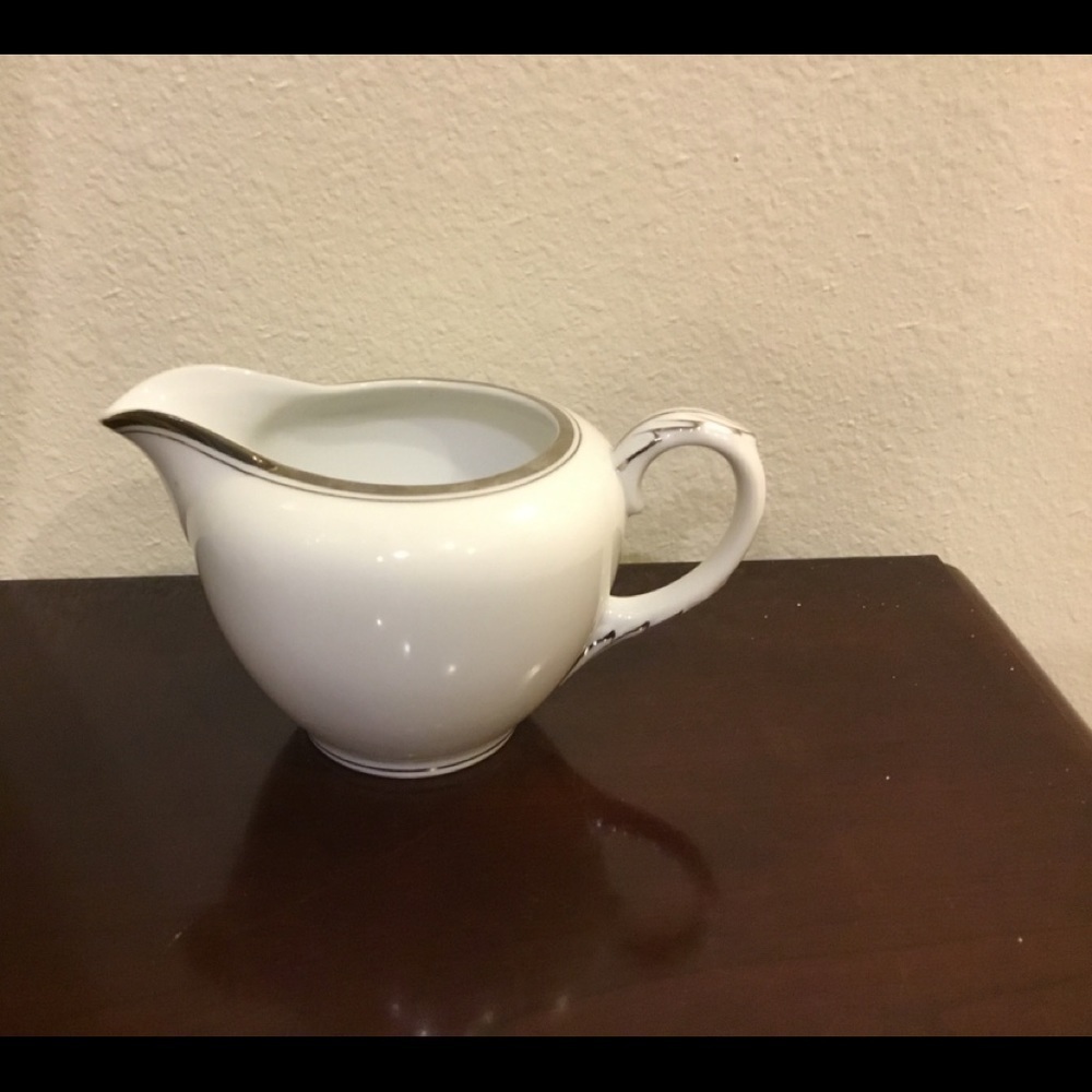 Fukagawa PLATINUM HAND PAINTED ARITA PATTERN 900P CREAMER/GRAVY BOAT